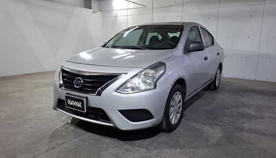 Nissan • Versa