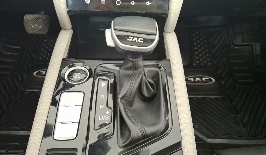 Jac J7 1.5 QUANTUM CVT Hatchback 2022