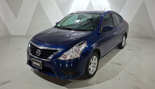 Nissan • Versa