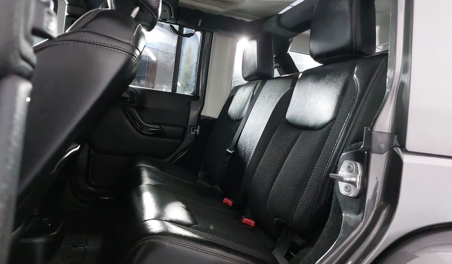 Jeep Wrangler 3.6 UNLIMITED SAHARA BACKCOUNTRY 4X4 ATX Suv 2016