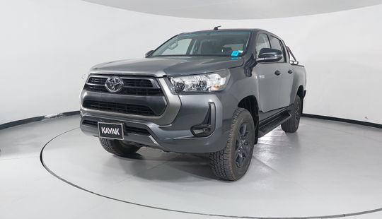 Toyota • Hilux