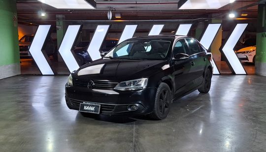 Volkswagen • Vento