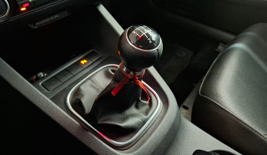Volkswagen Vento 2.5 LUXURY Sedan 2011