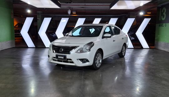 Nissan • Versa