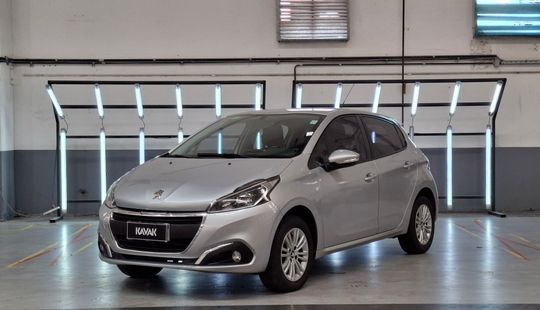 Peugeot • 208