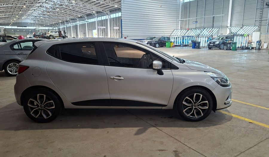 Renault Clio 1.2 EXPRESSION Hatchback 2021