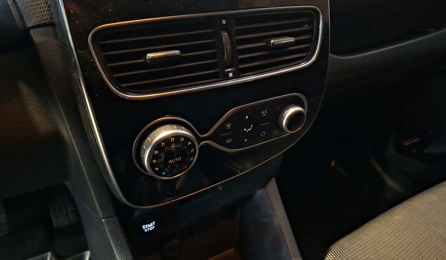 Renault Clio 1.2 EXPRESSION Hatchback 2021
