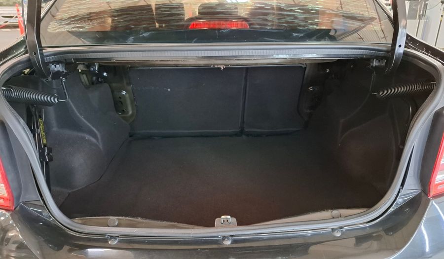 Renault Logan 1.6 PRIVILEGE Sedan 2017