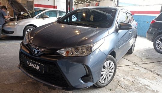 Toyota • Yaris