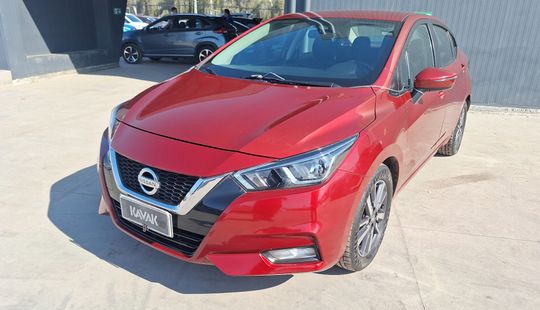 Nissan • Versa