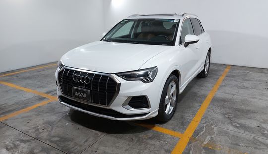 Audi • Q3