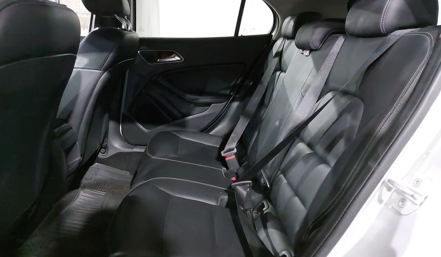 Mercedes Benz Clase Gla 1.6 GLA 200 DCT Suv 2018