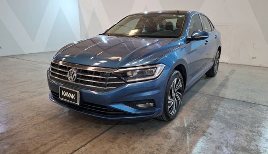 Volkswagen • Jetta