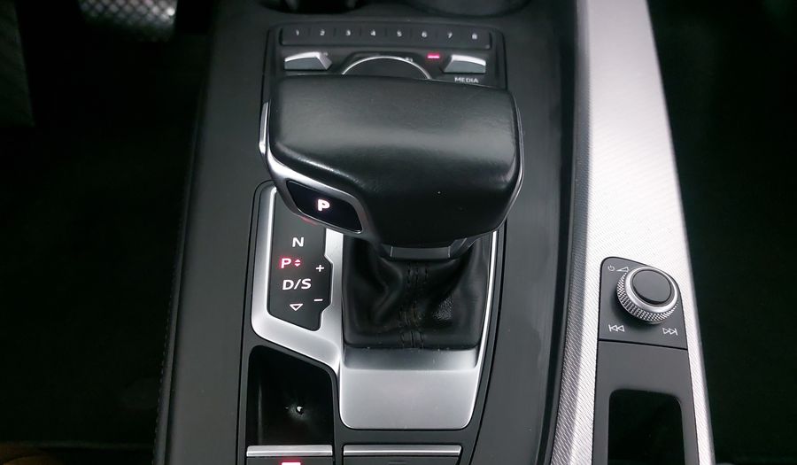 Audi A4 2.0 SELECT DCT Sedan 2018