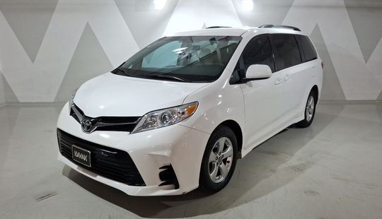 Toyota • Sienna