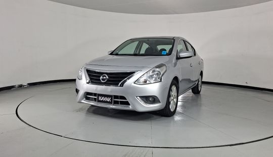 Nissan • Versa