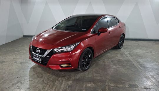 Nissan • Versa