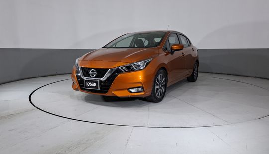Nissan • Versa