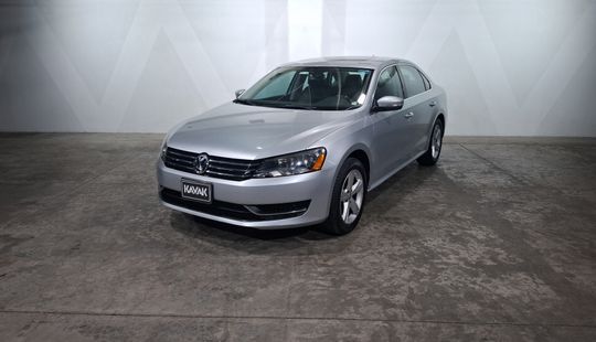 Volkswagen • Passat