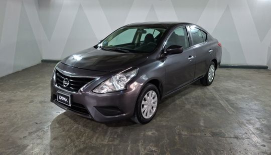 Nissan • Versa