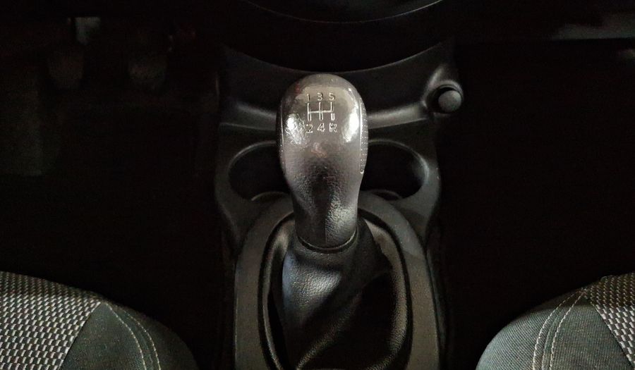 Nissan Versa 1.6 SENSE Sedan 2018