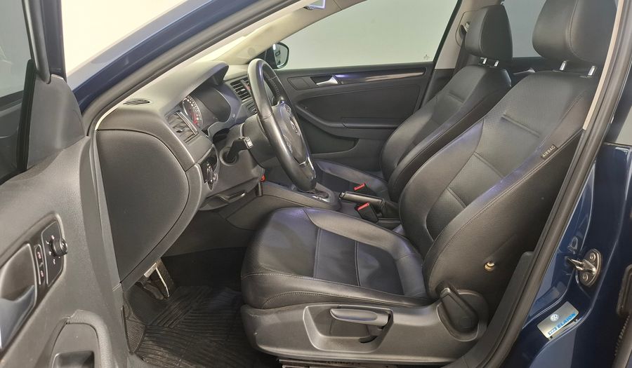 Volkswagen Vento 2.5 ADVANCE PLUS TIPTRONIC MY15 Sedan 2014