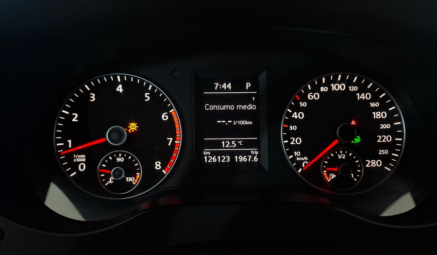 Volkswagen Vento 2.5 ADVANCE PLUS TIPTRONIC MY15 Sedan 2014