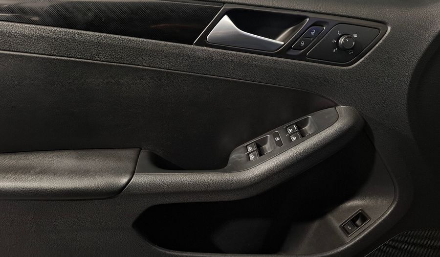 Volkswagen Vento 2.5 ADVANCE PLUS TIPTRONIC MY15 Sedan 2014