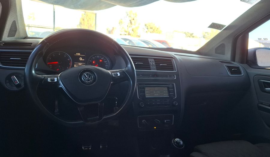Volkswagen Suran Cross 1.6 16V SURAN CROSS HIGHLINE MY15 Wagon 2015