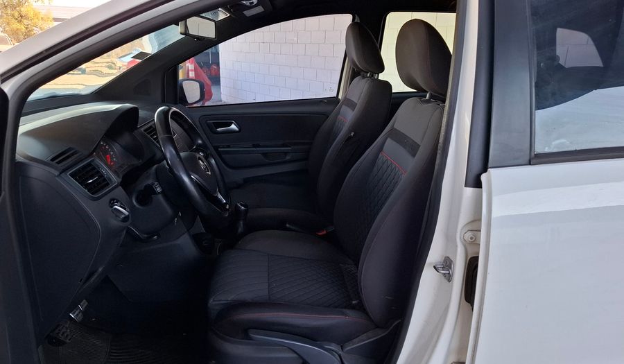 Volkswagen Suran Cross 1.6 16V SURAN CROSS HIGHLINE MY15 Wagon 2015