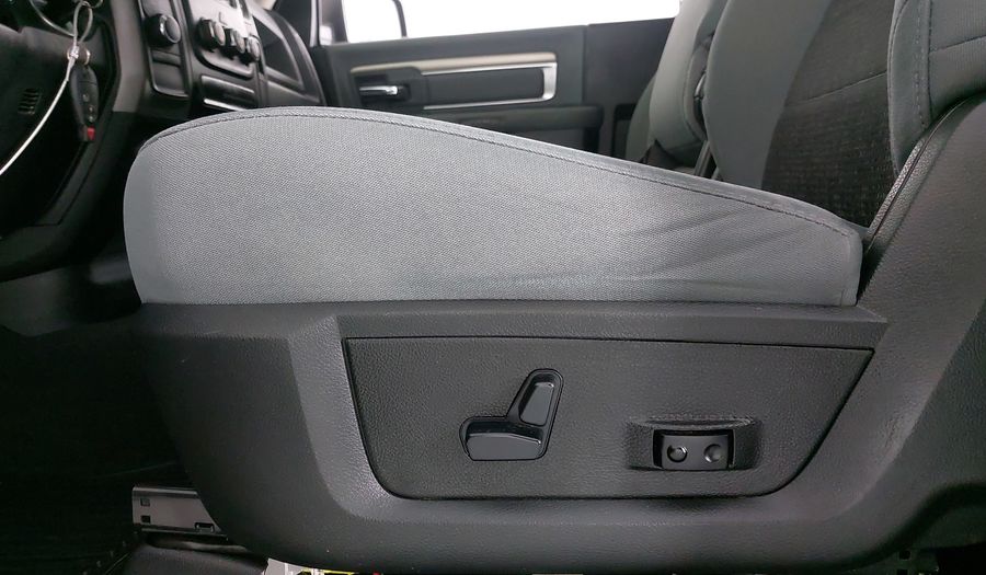 Ram 1500 5.7 HEMI SPORT REG CAB 4X4 V8 6AT Pickup 2020