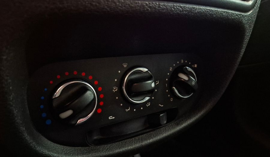 Renault Clio 1.1 CONFORT PLUS Hatchback 2014