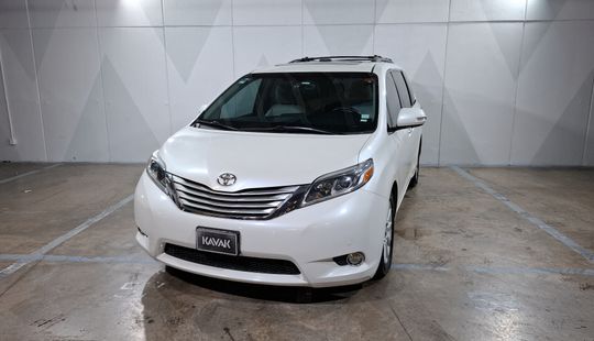 Toyota • Sienna