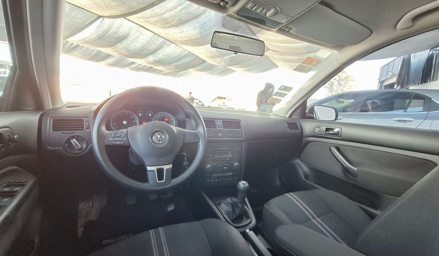 Volkswagen Bora 2.0 TRENDLINE Sedan 2013