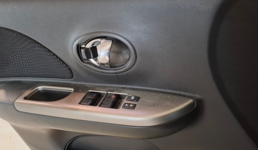 Nissan March 1.6 ADVANCE MEDIA-TECH Hatchback 2015