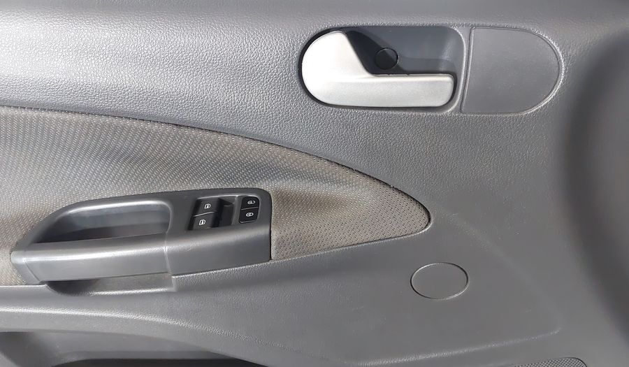 Volkswagen Voyage MI Sedan 2013