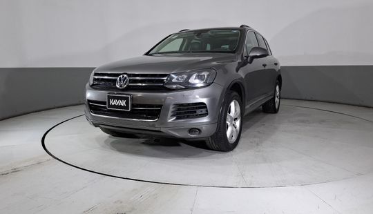 Volkswagen • Touareg