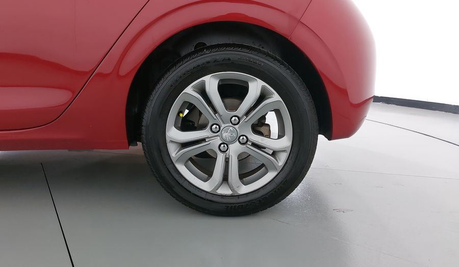Peugeot 208 1.6 FELINE AT Hatchback 2014