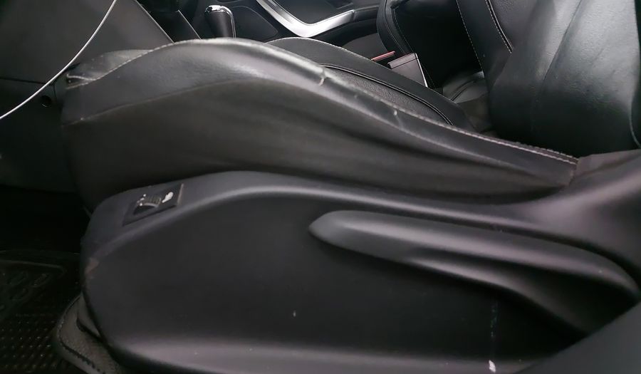 Peugeot 208 1.6 FELINE AT Hatchback 2014