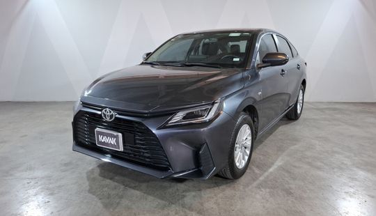Toyota • Yaris