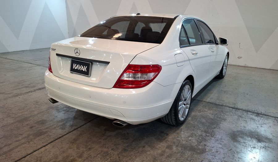 Mercedes Benz Clase C 3.0 300 CLASSIC AT Sedan 2010