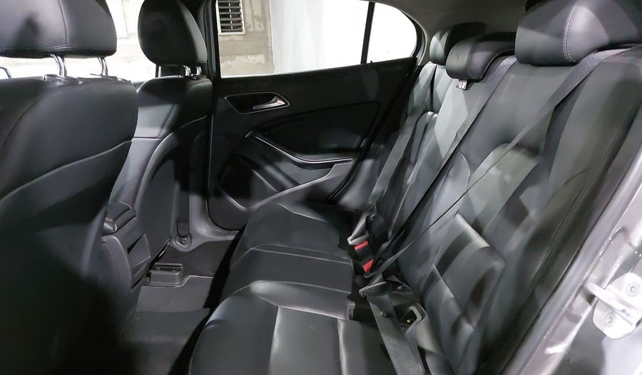 Mercedes Benz Clase Gla 1.6 GLA 200 CGI SPORT Suv 2015