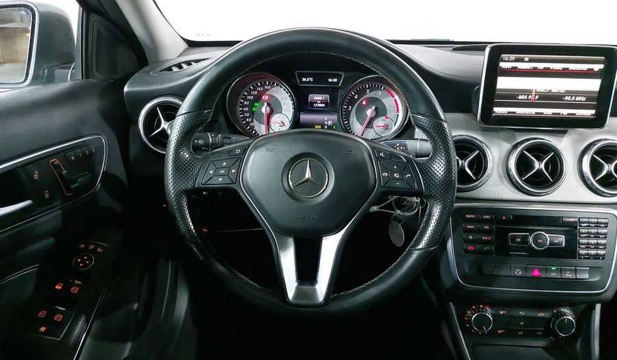 Mercedes Benz Clase Gla 1.6 GLA 200 CGI SPORT Suv 2015