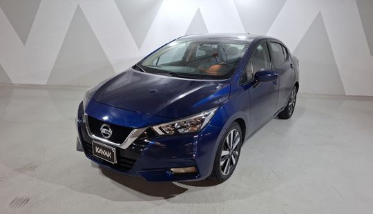 Nissan • Versa