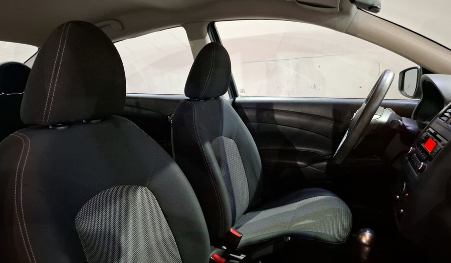 Nissan Versa 1.6 SENSE TA AC Sedan 2015