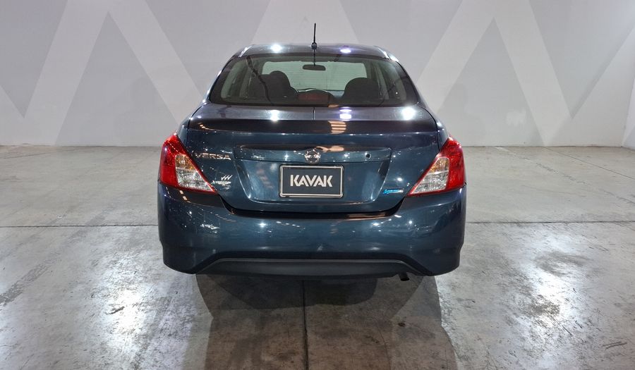 Nissan Versa 1.6 SENSE TA AC Sedan 2015