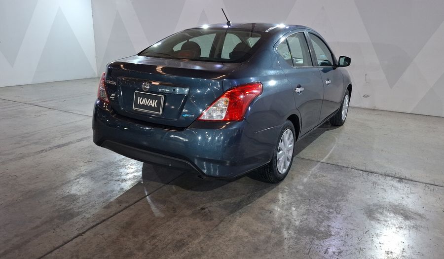 Nissan Versa 1.6 SENSE TA AC Sedan 2015