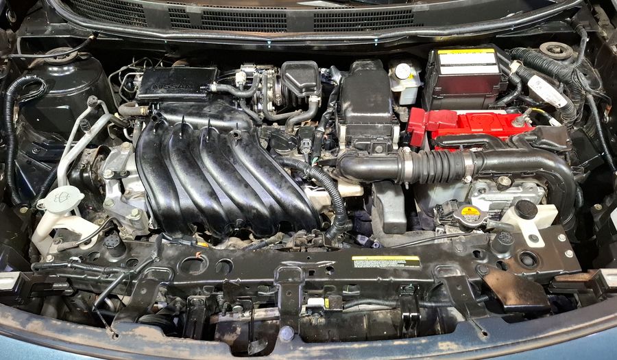 Nissan Versa 1.6 SENSE TA AC Sedan 2015