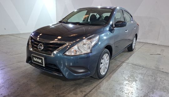 Nissan • Versa