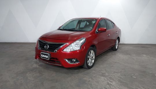 Nissan • Versa